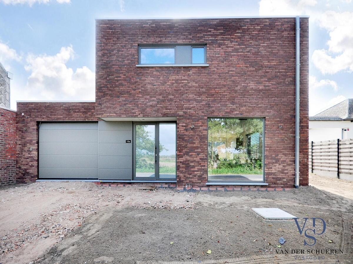 NIEUWBOUW MET HOOGWAARDIGE AFWERKING !  (verkoop met registratie !) TOPPER !! 