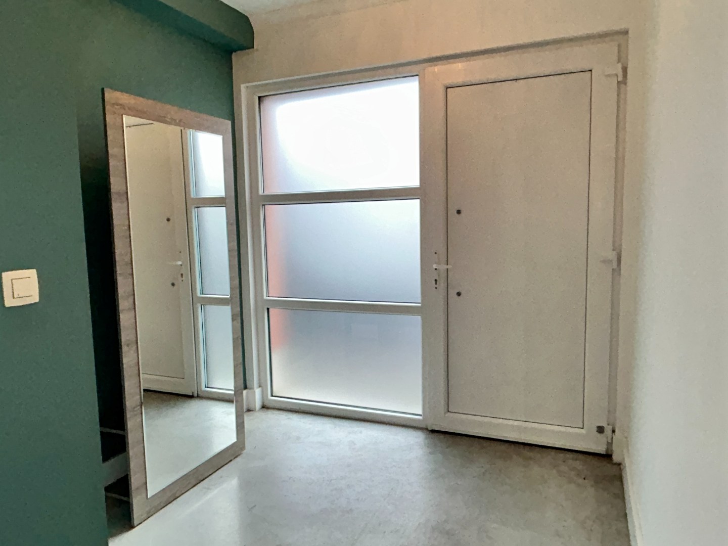 Verrassend ruime woning met 4 slaapkamers, garage en stadstuintje 