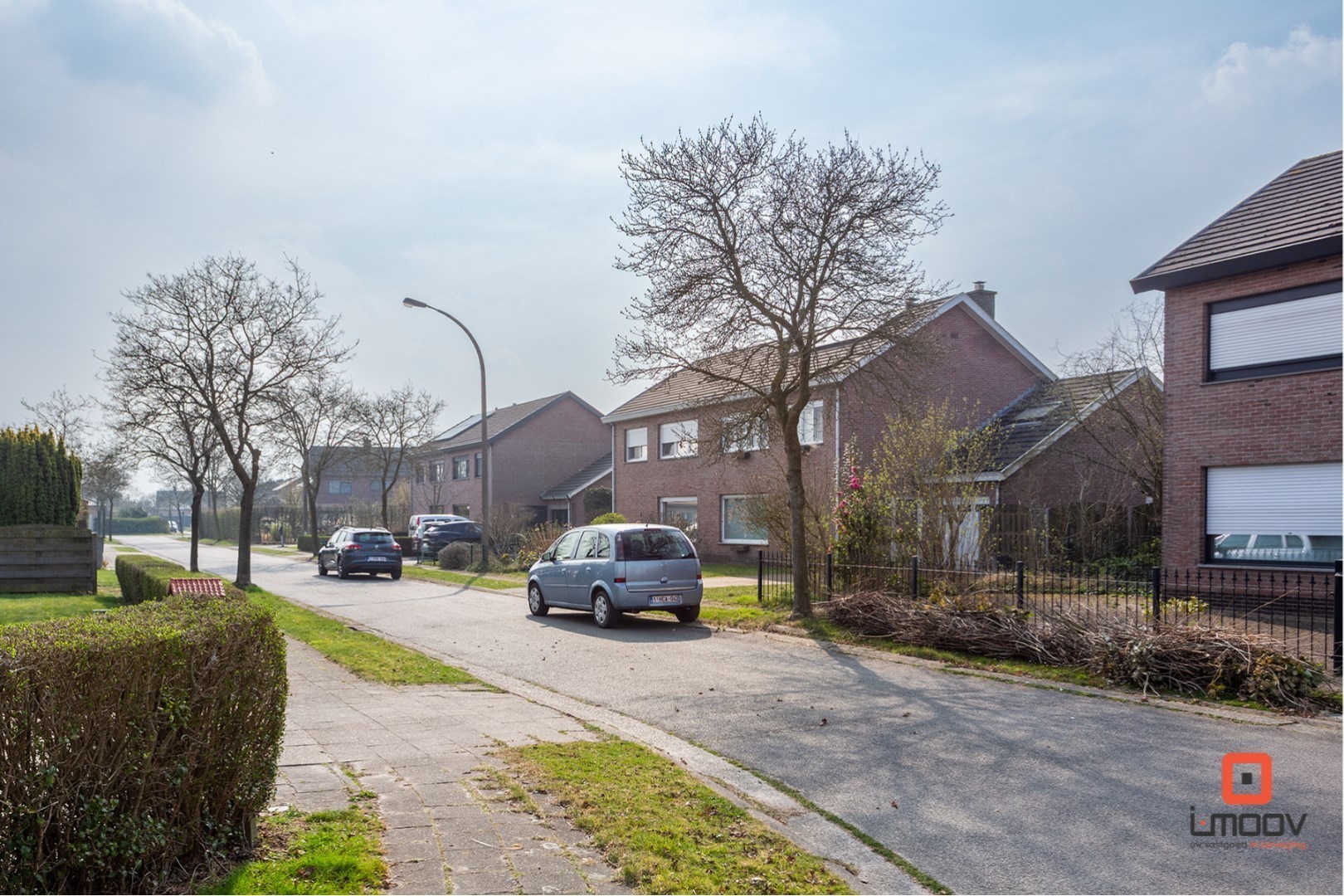 Instapklare, lichtrijke en ruime gezinswoning met 4 slaapkamers en grote tuin! 