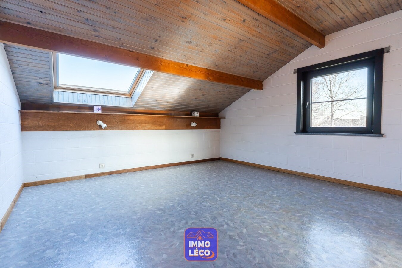 Villa d'architecte sur 744m² avec jardin et double garage, TOP SECTEUR ! 