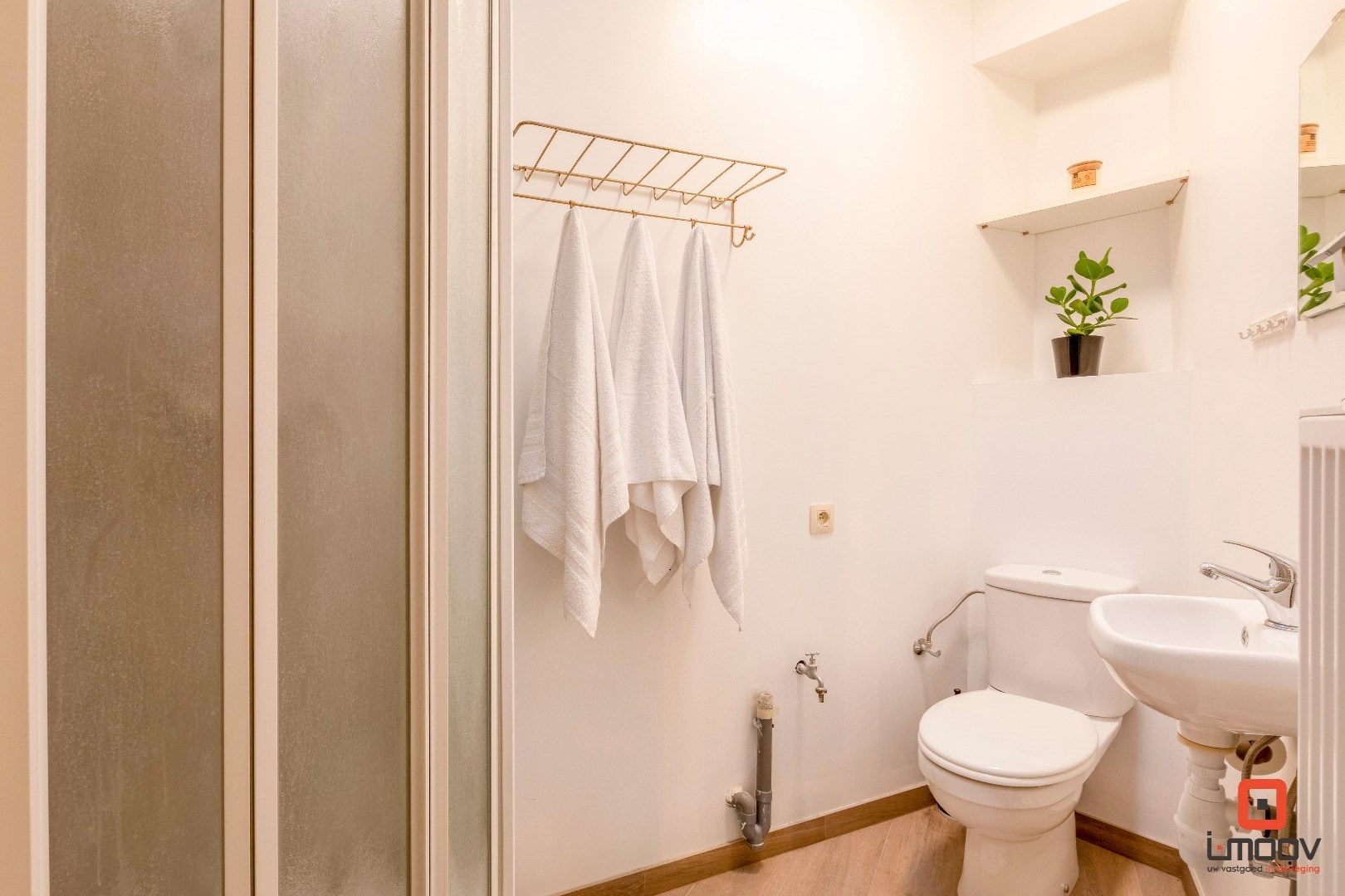 Gerenoveerd huis met 2 badkamers en 2 keukens 