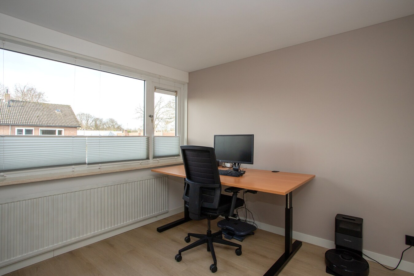 Instapklare tussenwoning waar comfort, ruimte en een fijne woonomgeving samenkomen. 