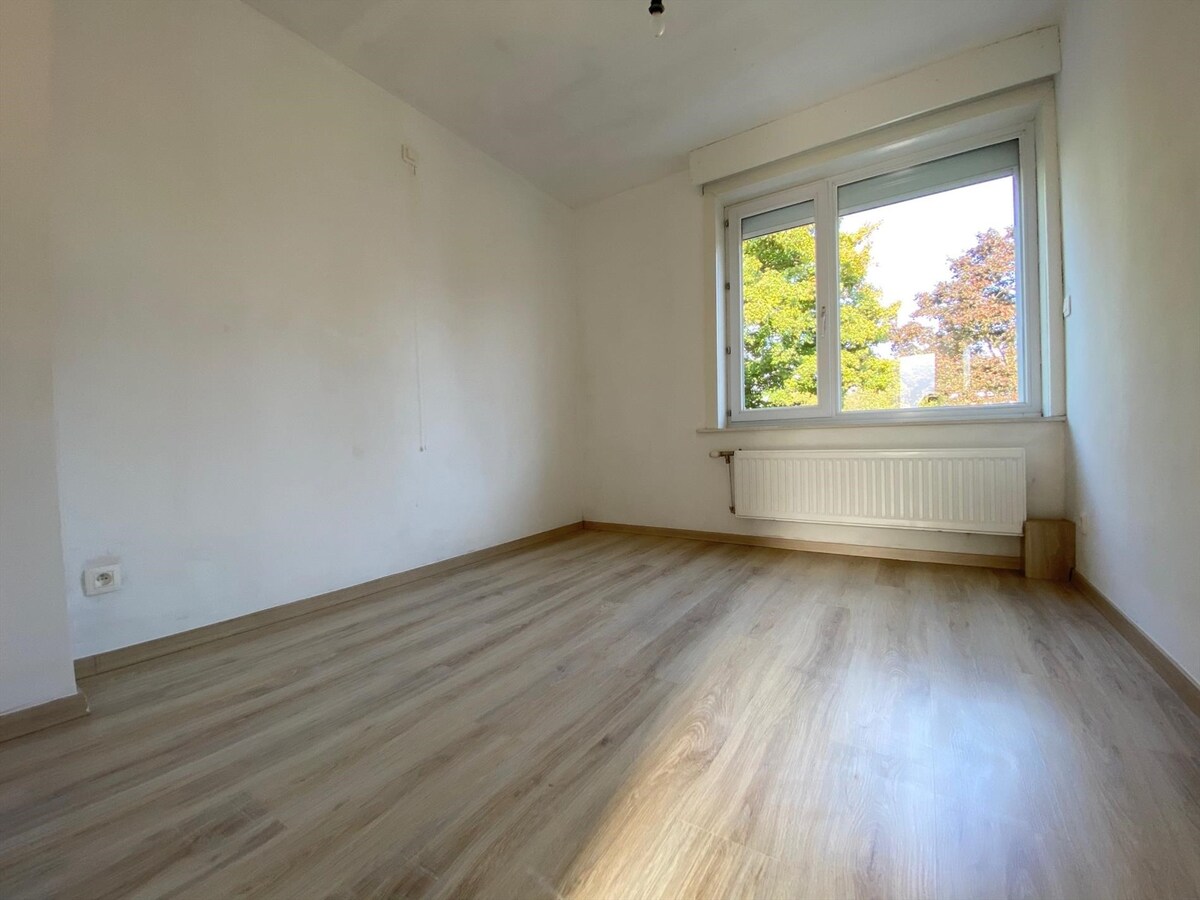 Woning met 3 slaapkamers en garage te Roeselare (Vrij: 1/07/2023) 