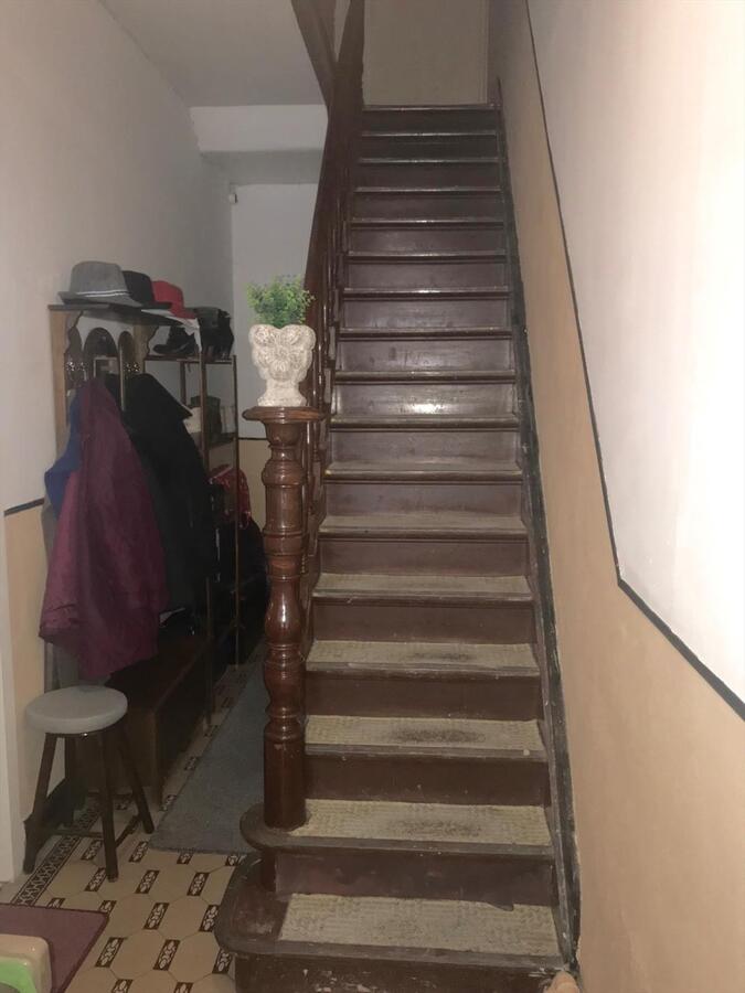 GEDEELTELIJK TE RENOVEREN WOONHUIS - MOGELIJK MEERGEZINSWONING 