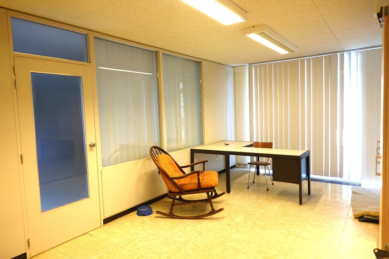 Overname gekende kapsalonzaak – Instapklaar handelspand te huur in het centrum van Oudenburg 