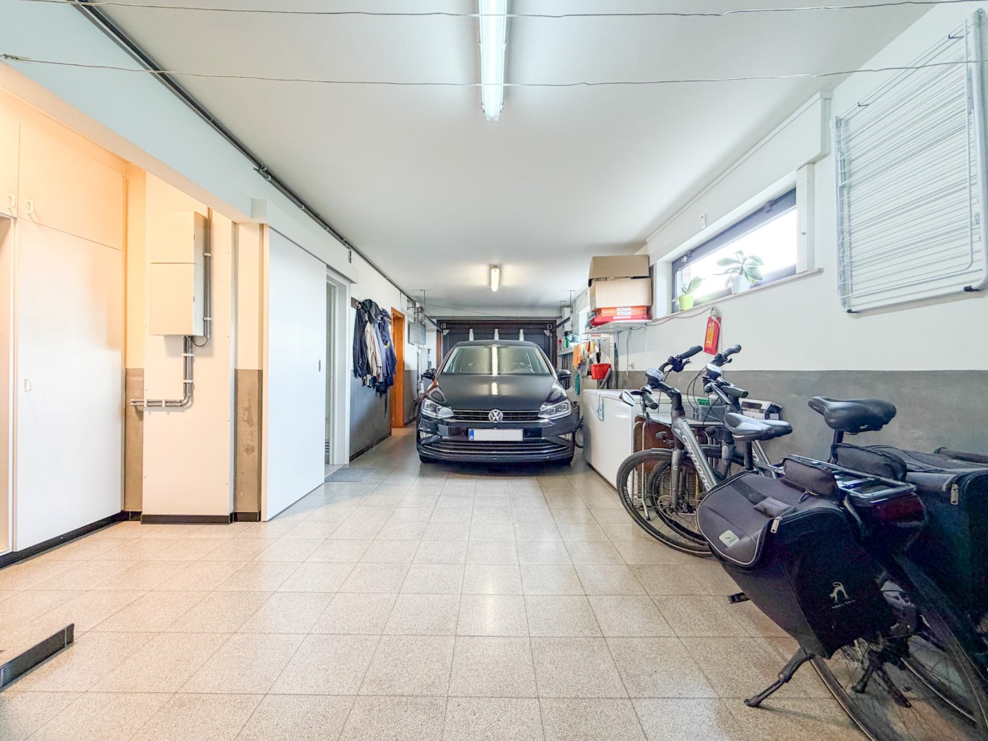 Villa op groot perceel met open zicht: 4 slaapkamers, 2 badkamers, grote tuin, topper te Torhout! 