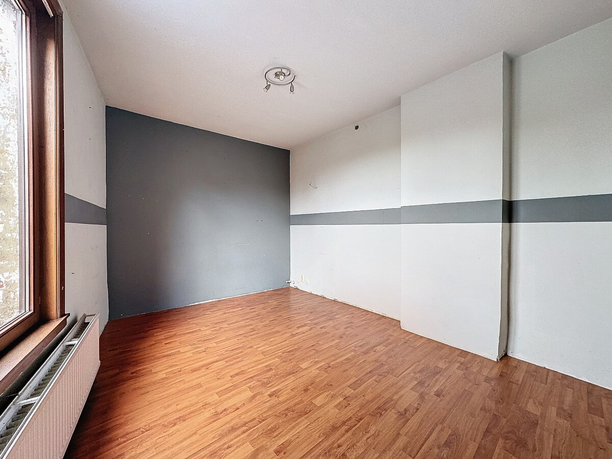 Te renoveren woning met 3 kamers en tuin centrum Herzele 