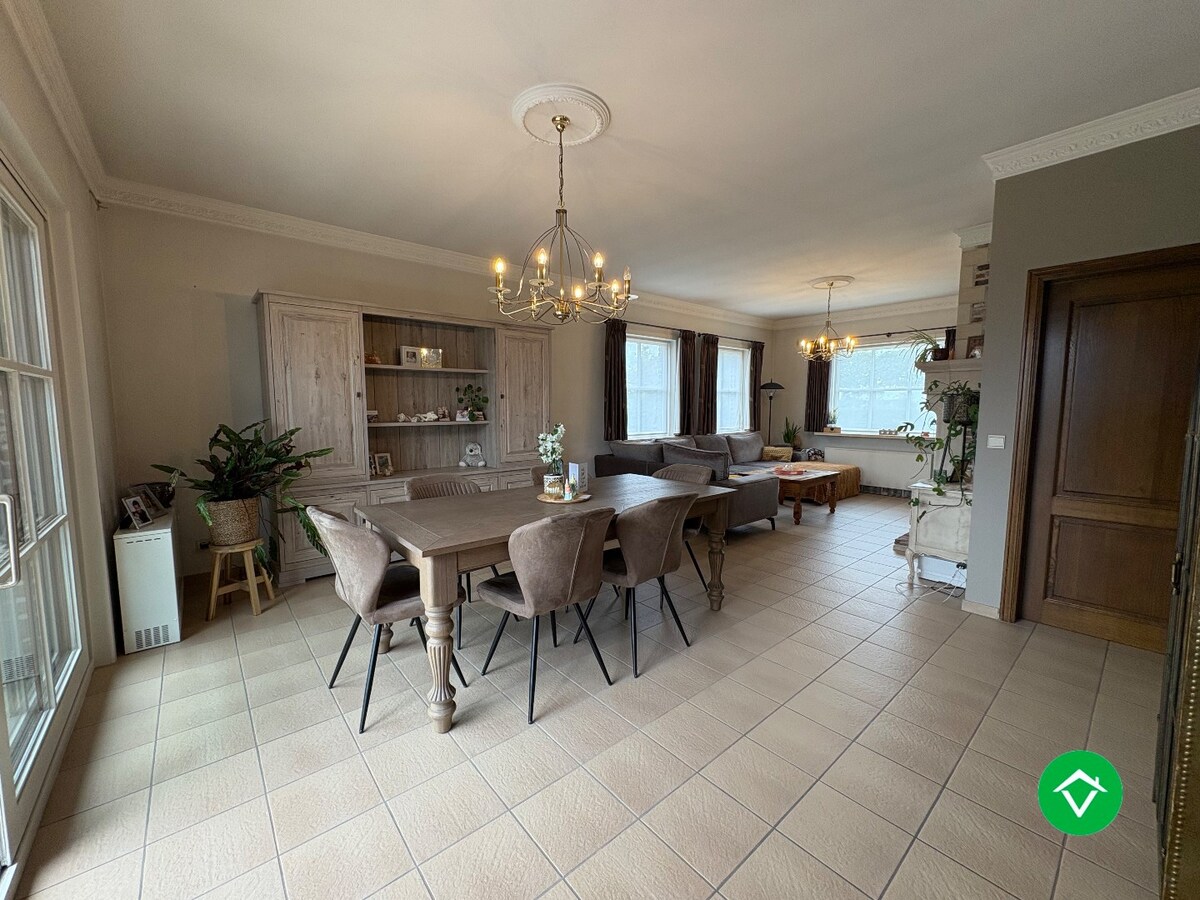 Alleenstaande woning met 4 slaapkamers en garage te Kortemark 