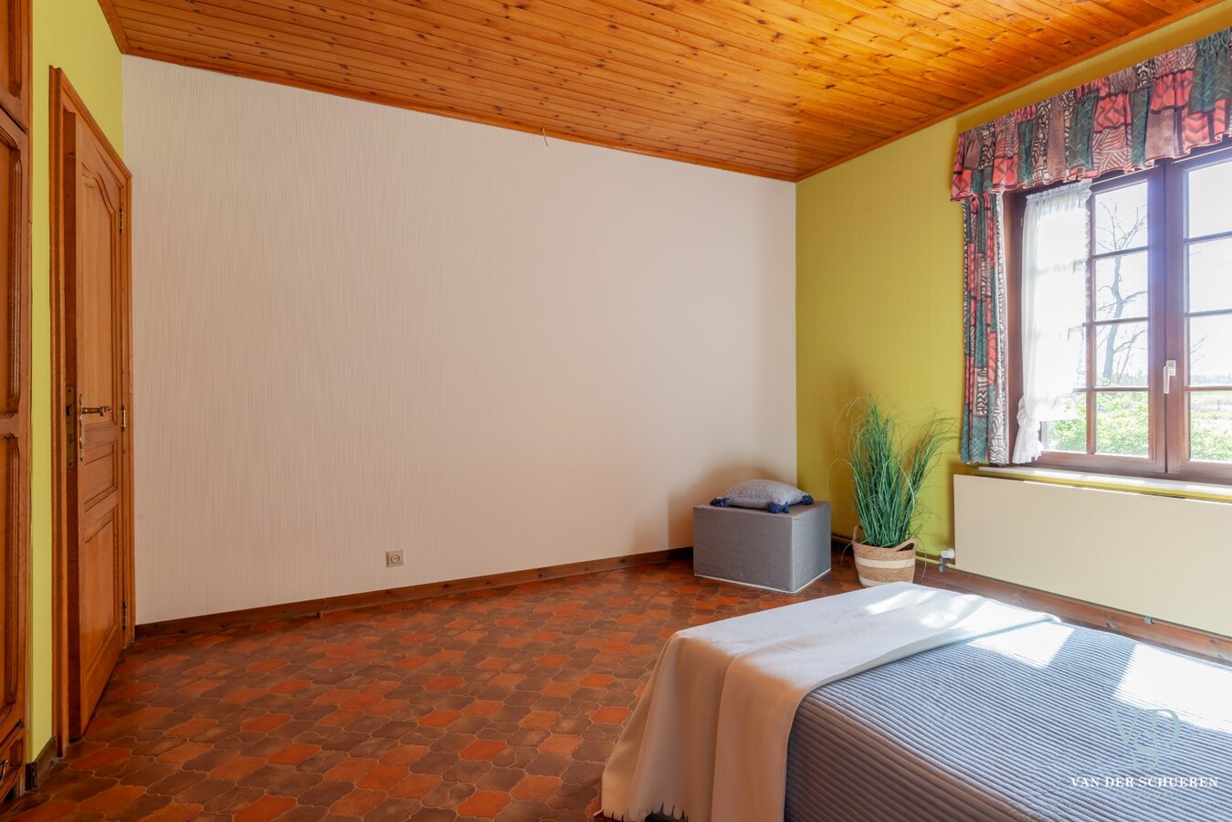 Exceptioneel landhuis met bijgebouw in groene omgeving 