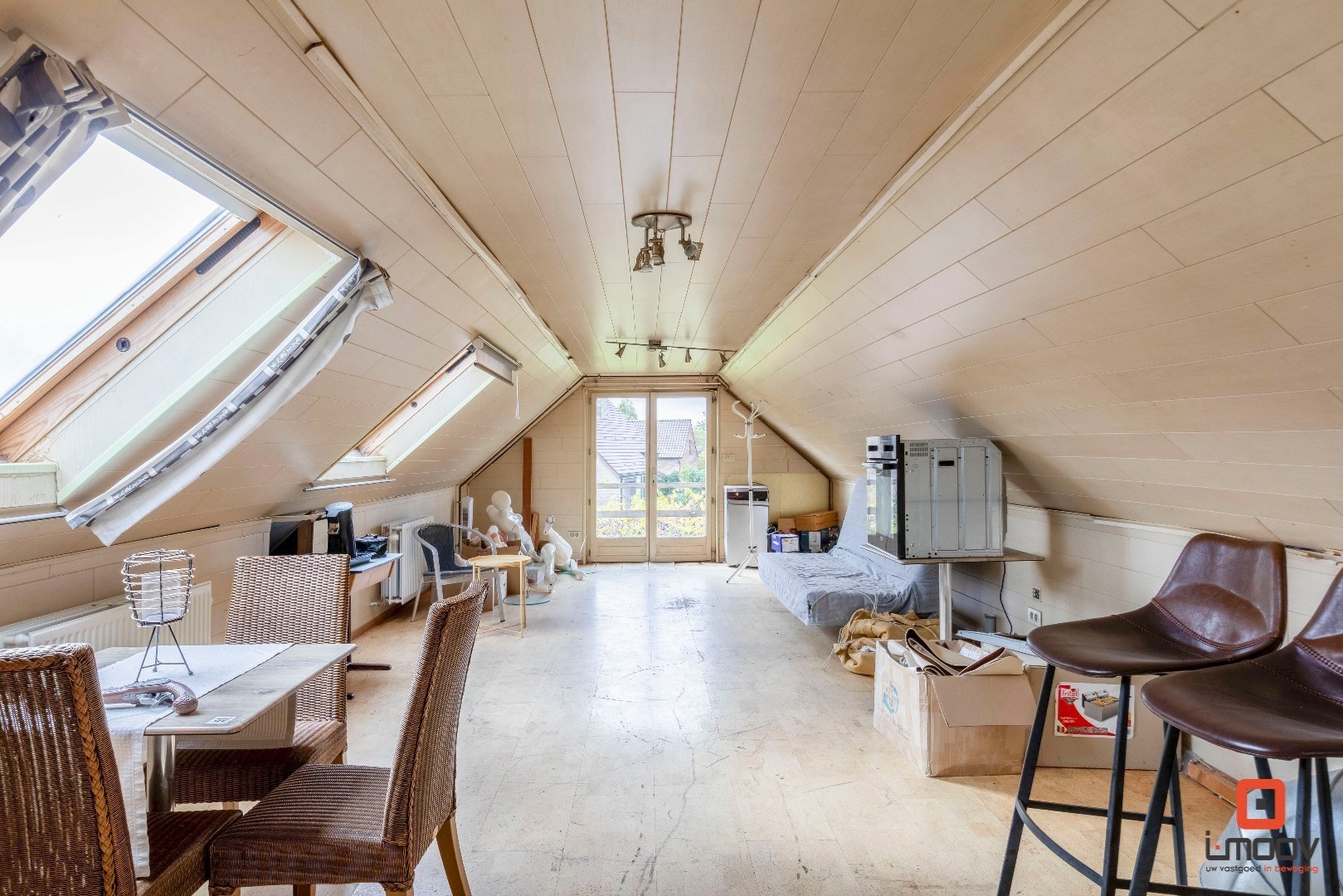 Te koop- Gebruiksklaar restaurant met terras en appartement in hartje Hijfte (Lochristi) 
