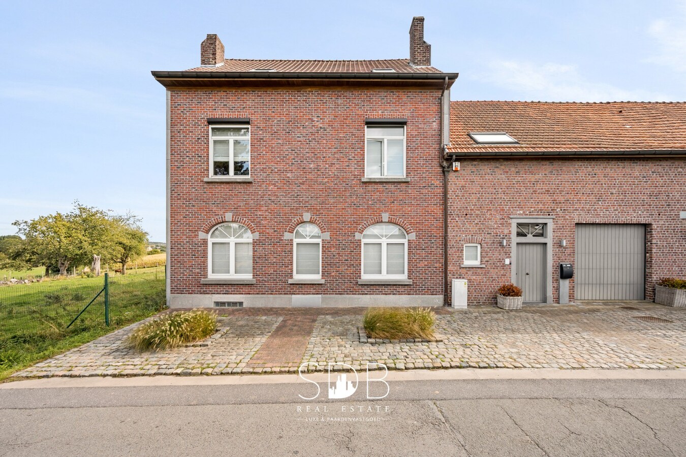 Prachtige landelijke hoeve woning met gezinstuin en graslanden op 1hectare 