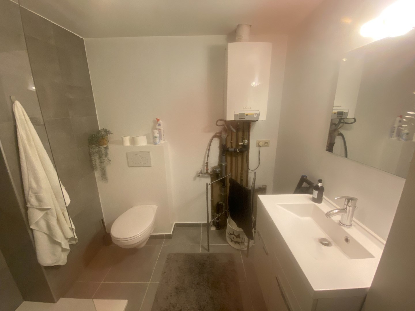 Gerenoveerd     1-slaapkamerappartement in hartje Waregem 