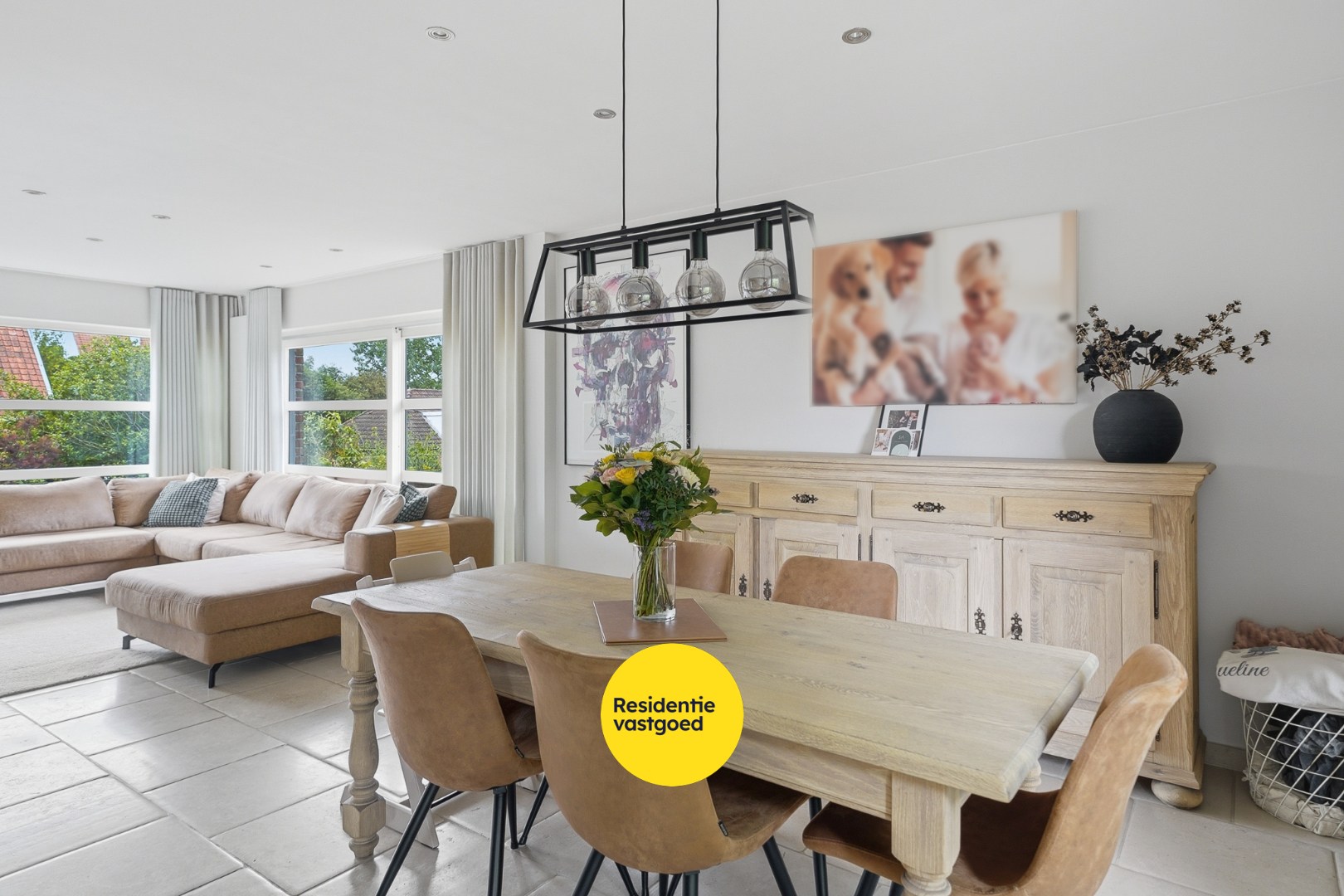 Duplex-appartement van 165 m² met garage, carport en zonnig terras in de Vicognewijk 