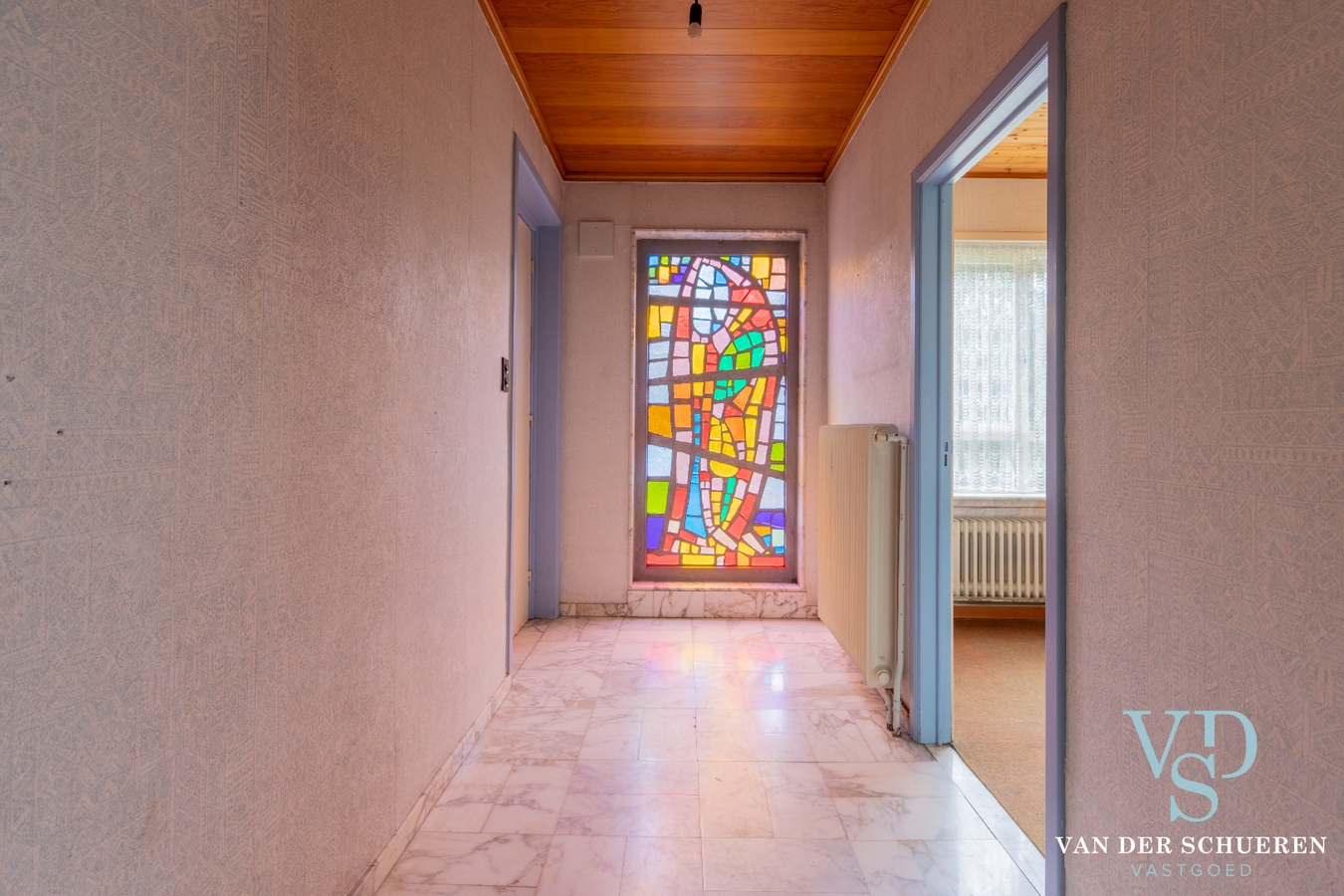 Bungalow met bijgebouw. 