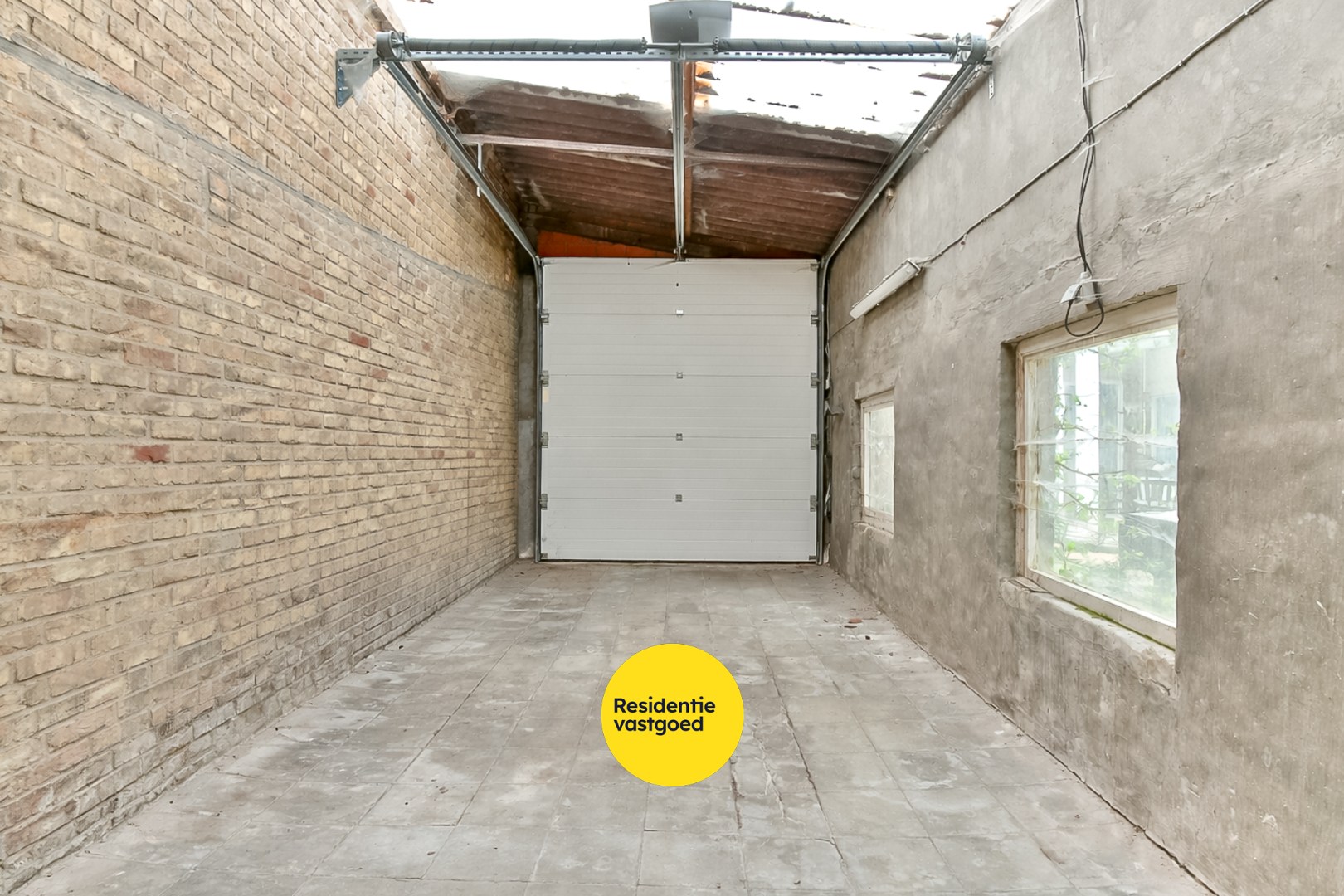 Te renoveren open bebouwing op ruim perceel van 1.300 m² met tal van mogelijkheden 