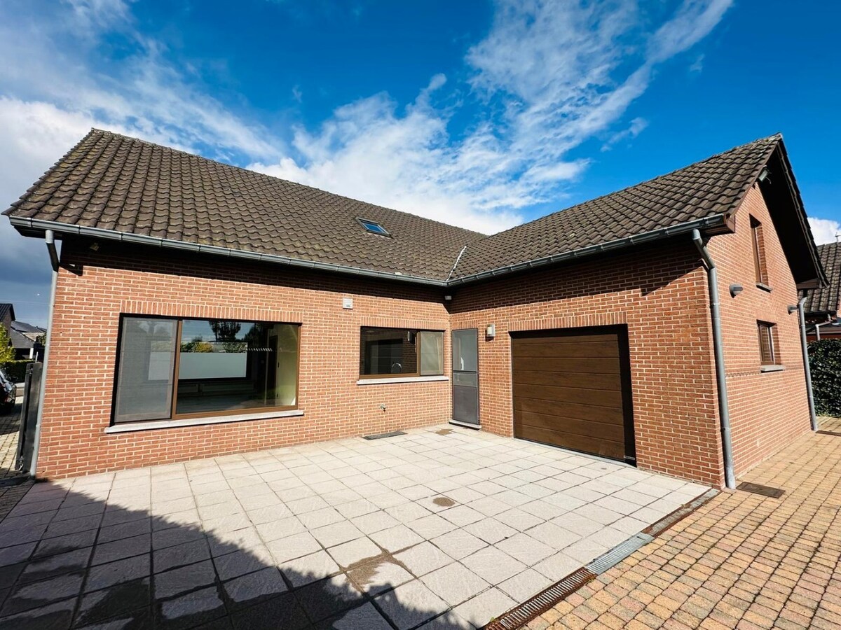 Eigentijdse vrijstaande woning te Peer 