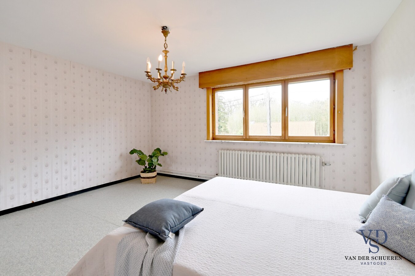 Degelijke eigendom met mogelijkheden 