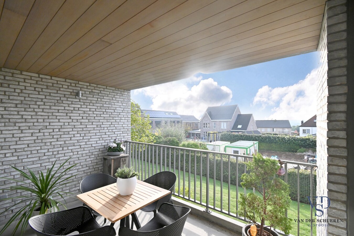 Luxueus, tijdloos wonen in Dikkelvenne. 