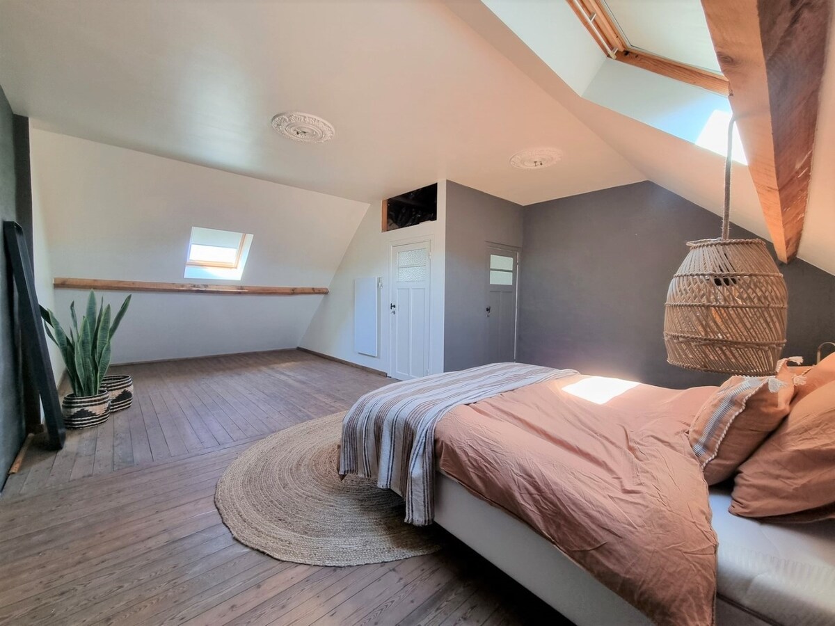 Zeer knappe woning met drie grote slaapkamers, tuin en mogelijk tot garage - Heist 