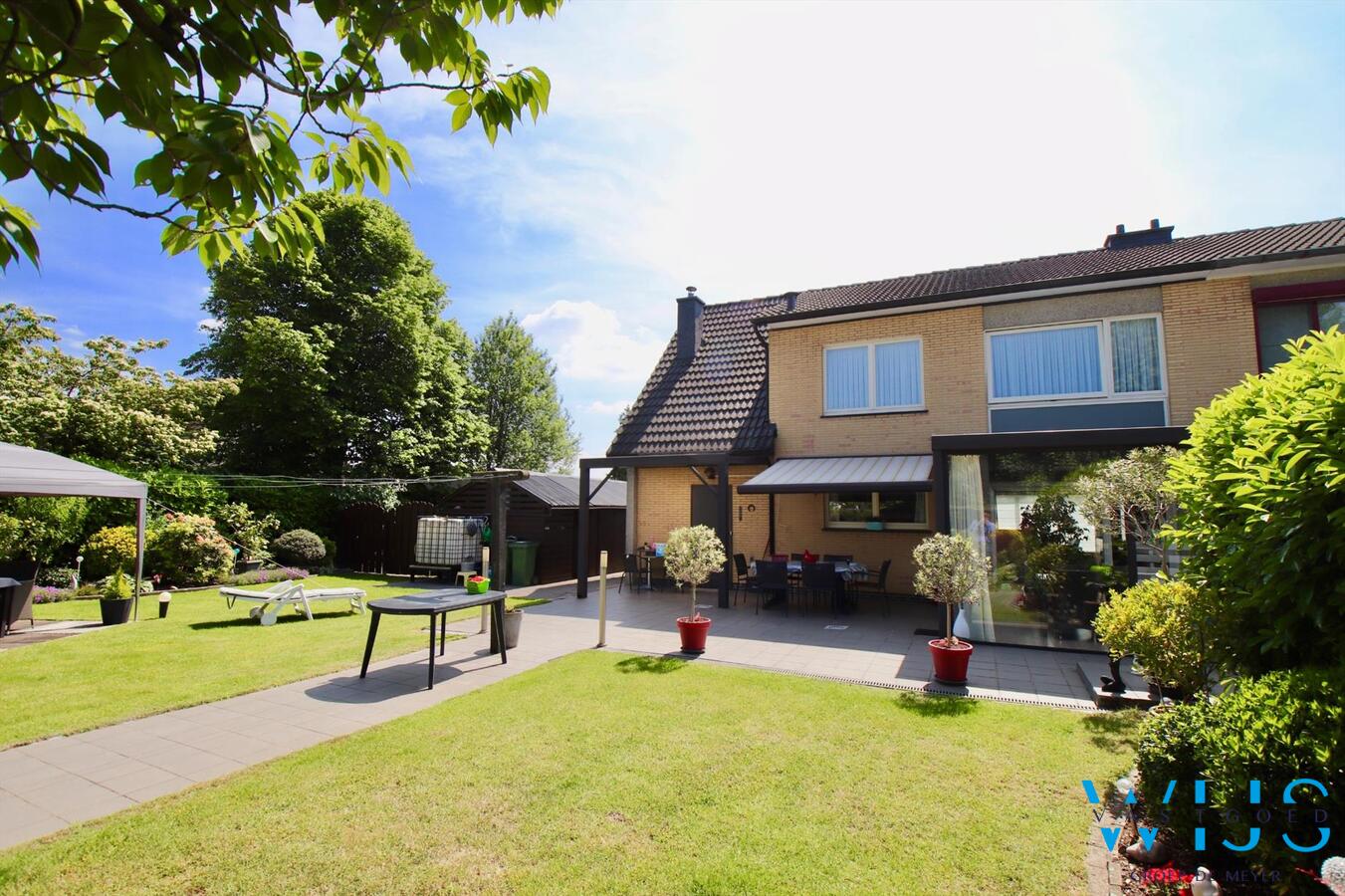 Super gezellig en ruim woonhuis met prachtige zonnige tuin ! 