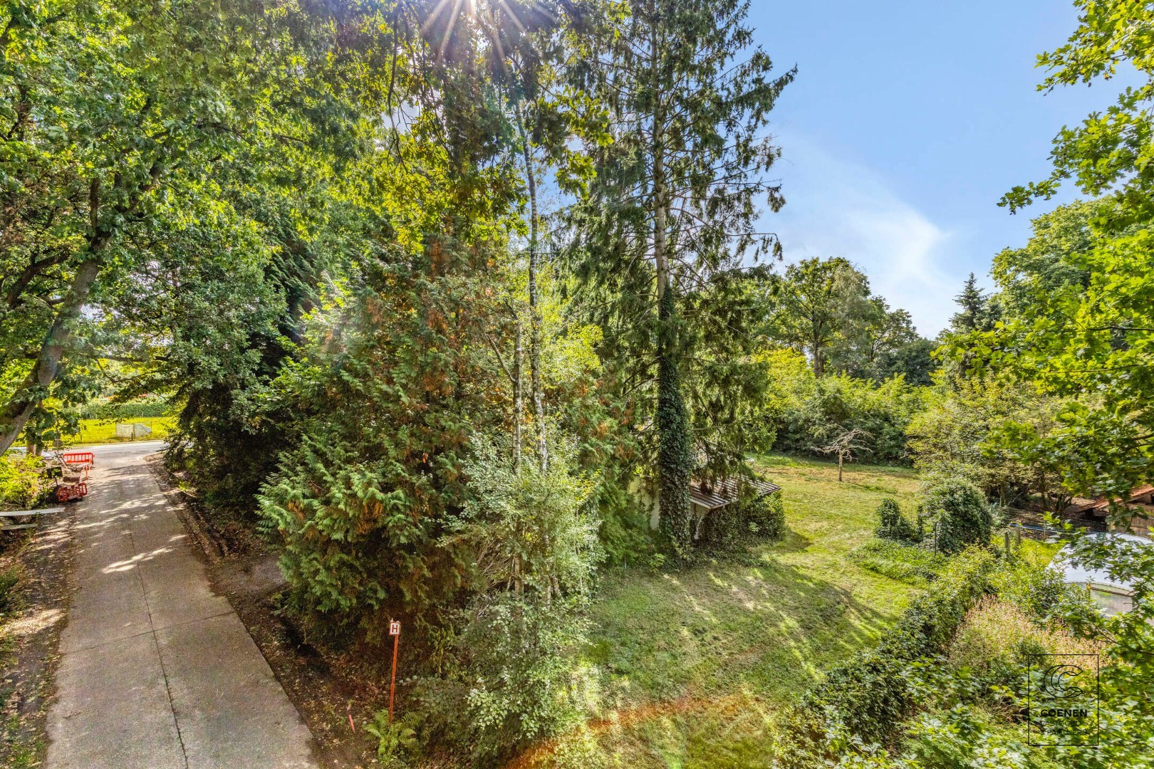 Volledig te renoveren/af te breken woning op prachtig perceel van 2682 m² te Schilde! 