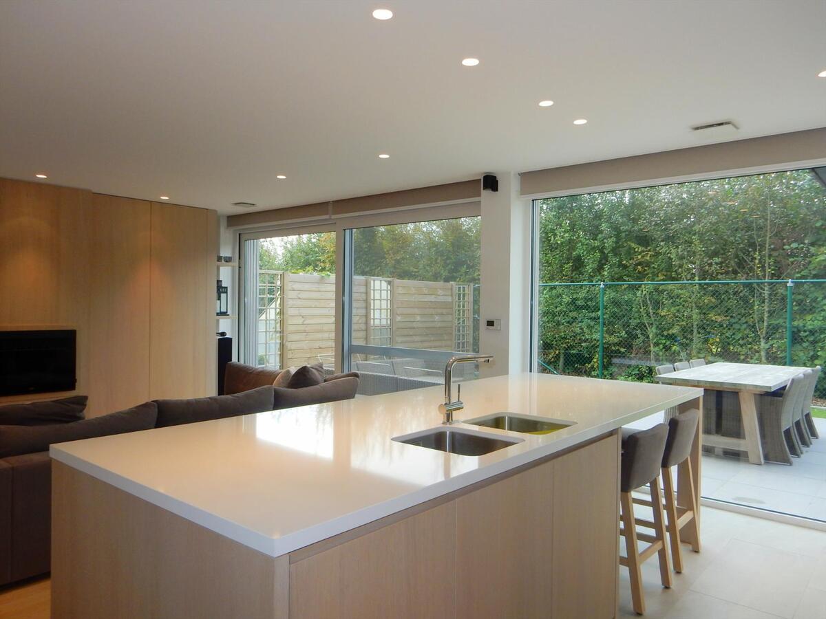 Bedrijfsgebouw met prachtige  woonst 