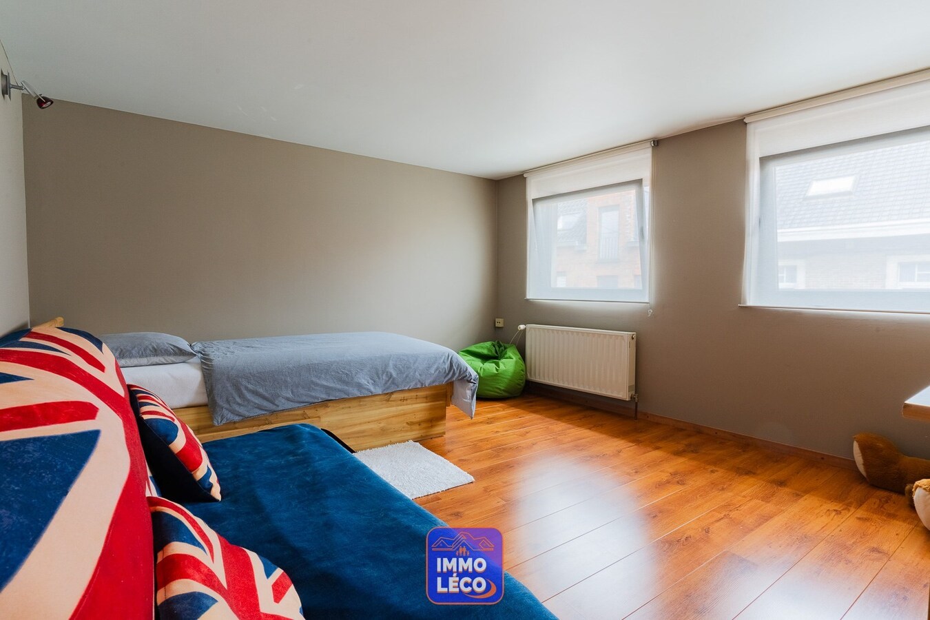 Maison de commerce avec habitation et jardin, RARE à la VENTE ! 