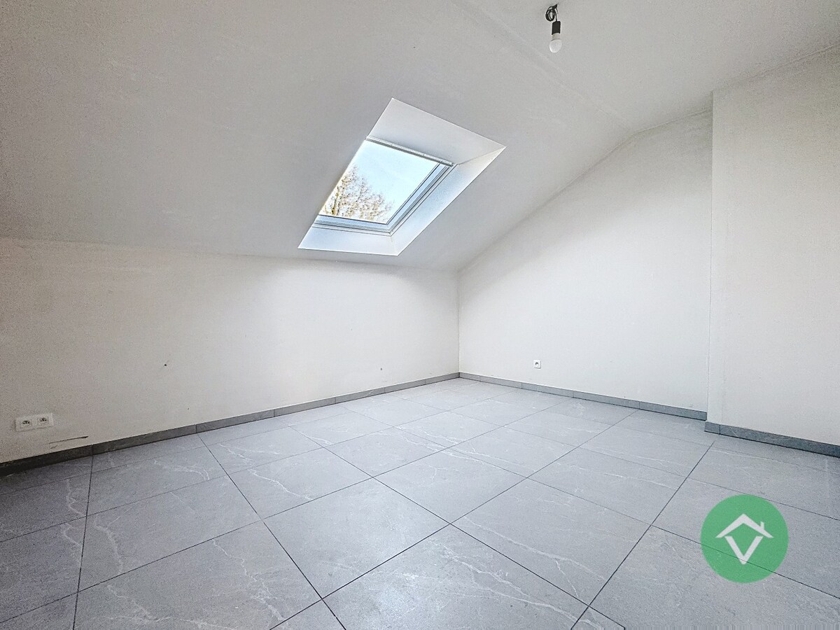 Volledig nieuwe woning met 4 slaapkamers en diepe tuin te Wijnendale 