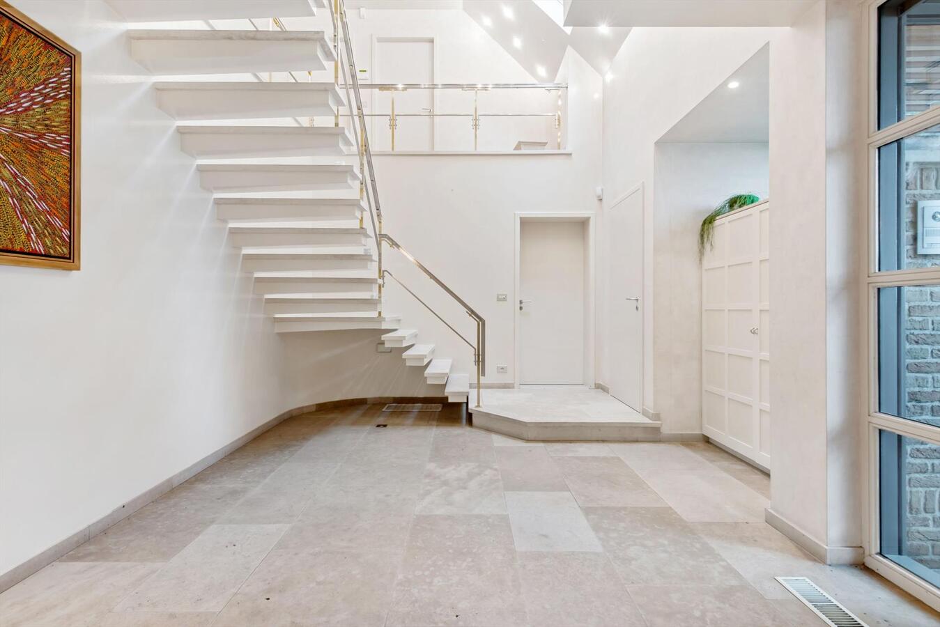 Luxueuze villa met loods (600m²) op terrein van 2100 m² 