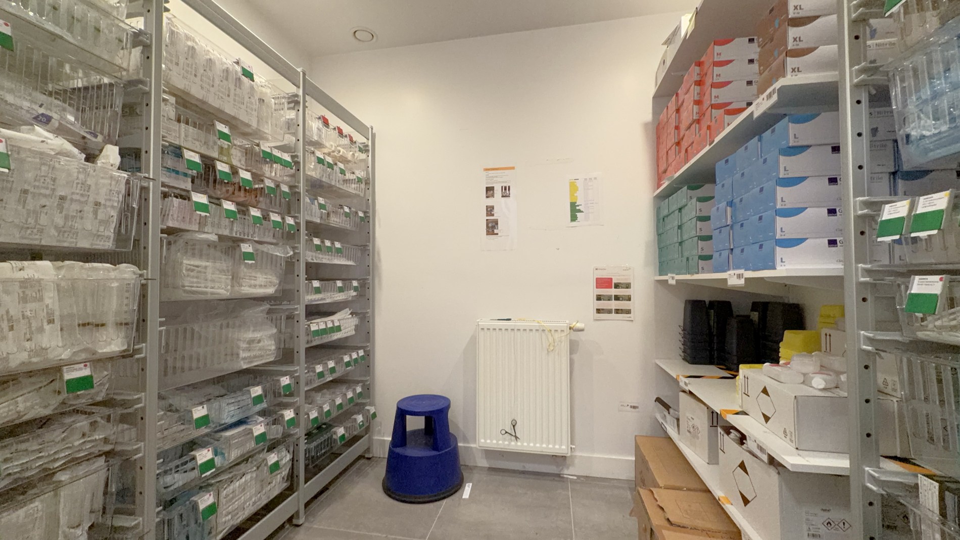 Instapklaar gelijkvloers kantoor te huur in centrum De Pinte