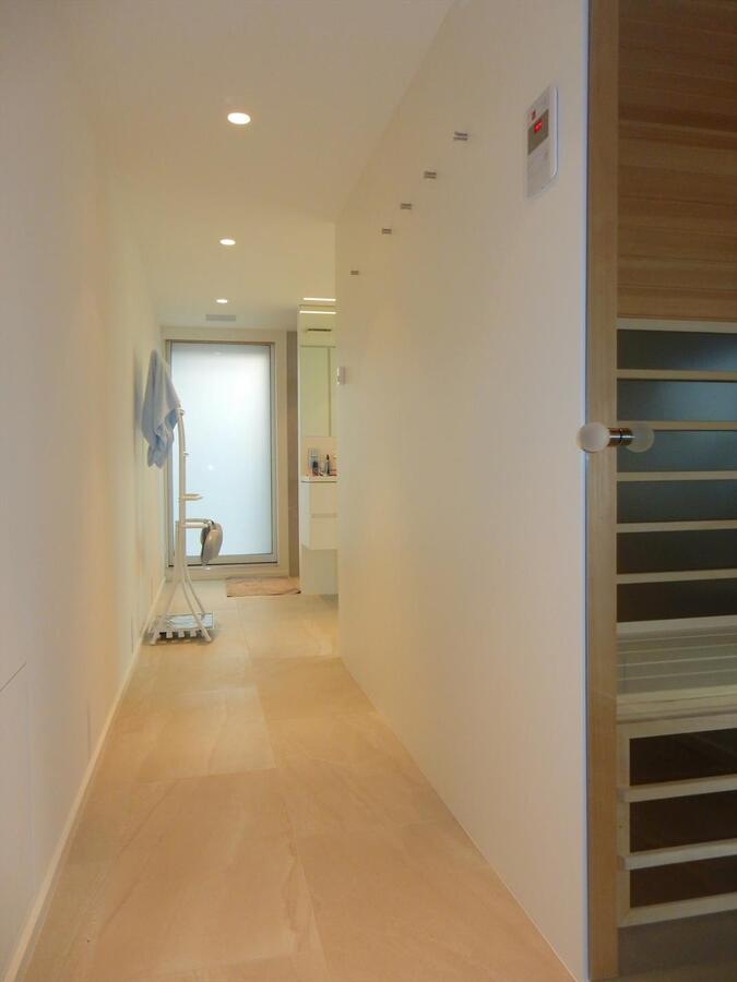 Bedrijfsgebouw met prachtige  woonst 