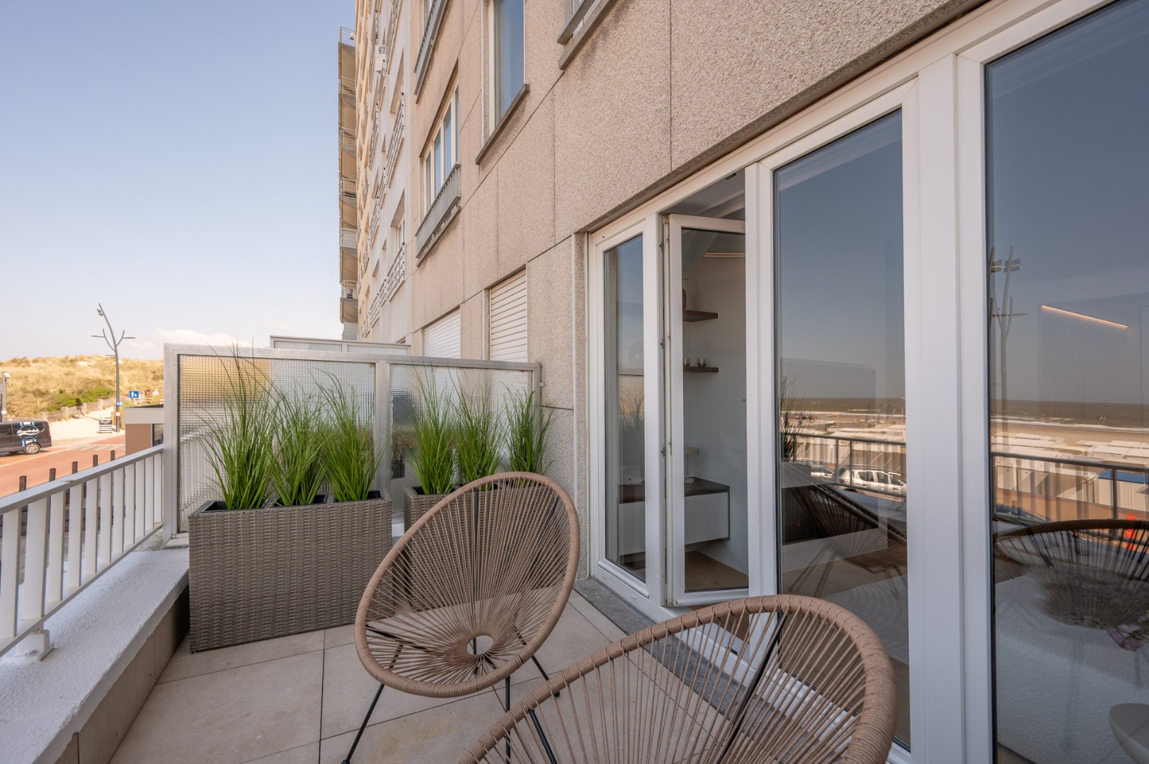 Volledig gerenoveerd appartement met FRONTAAL ZEEZICHT 