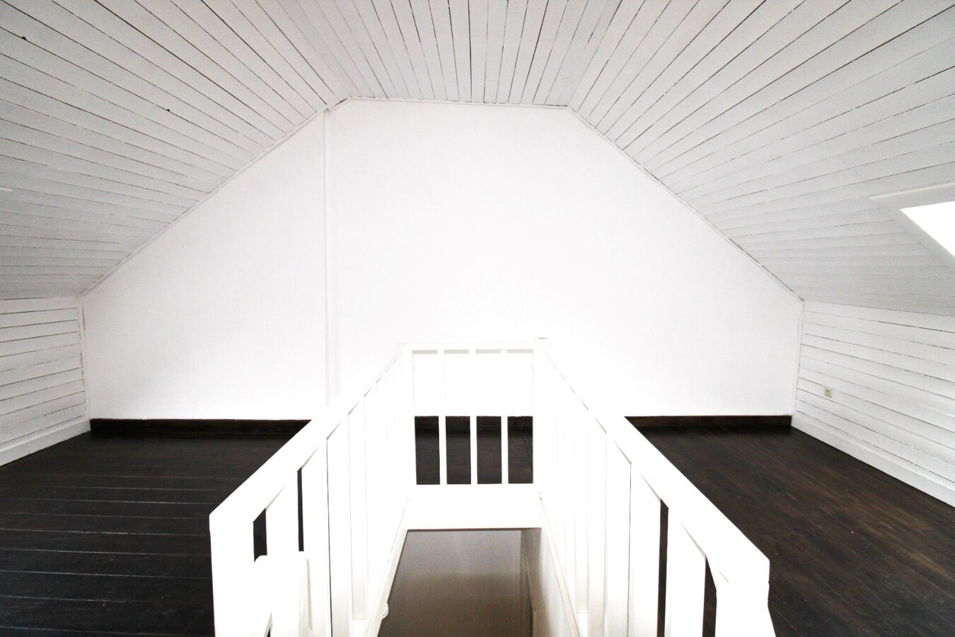 Charmante instapklare woning met 3 ruime slaapkamers en terras in het hartje Sint-Niklaas 