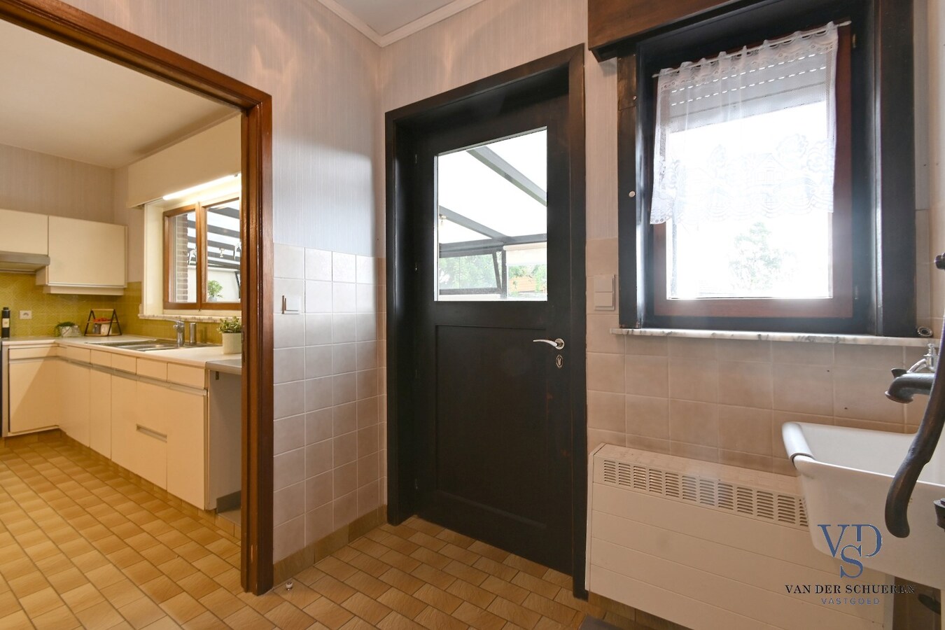 Degelijke laagbouw met grond (> 3600 m²). 