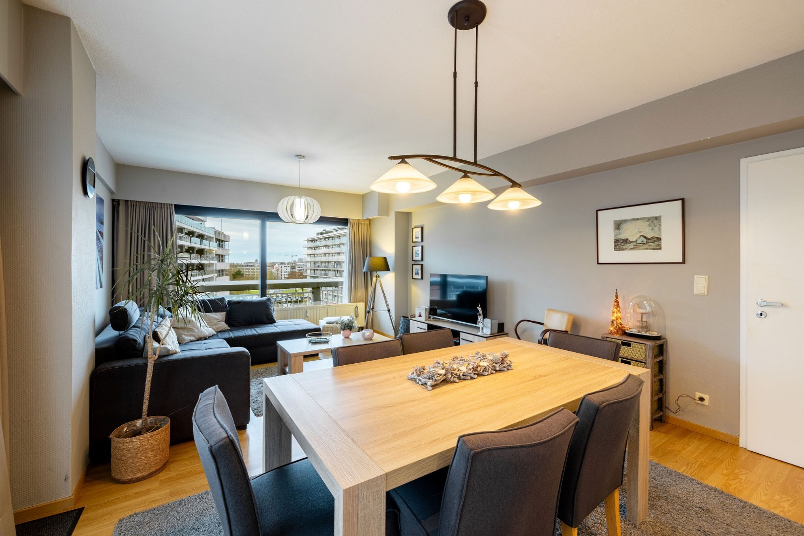 Ruim, lichtrijk hoekappartement met uniek havenzicht 