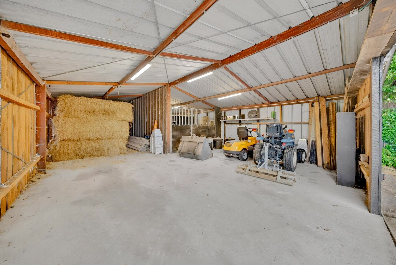 Prachtige paardenaccommodatie op ca. 3,2 ha te Wuustwezel 