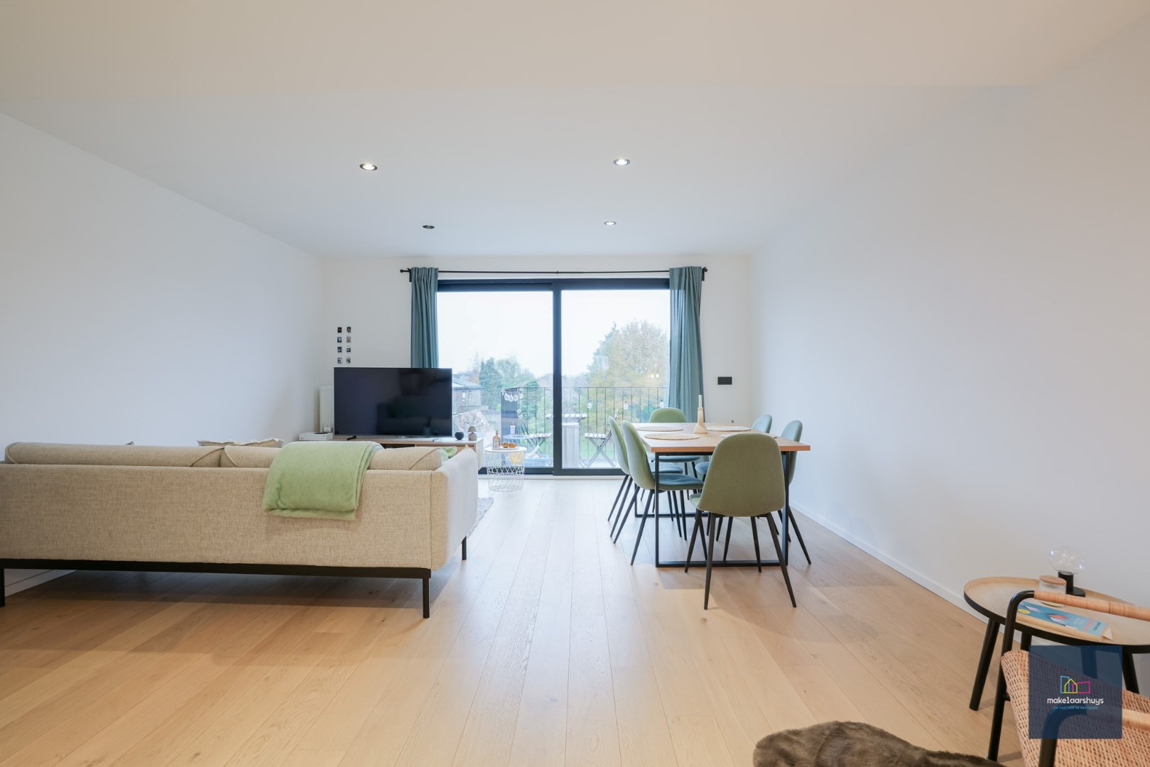 Instapklaar 2 slp. appartement met terras en grote gemeenschappelijke tuin. 