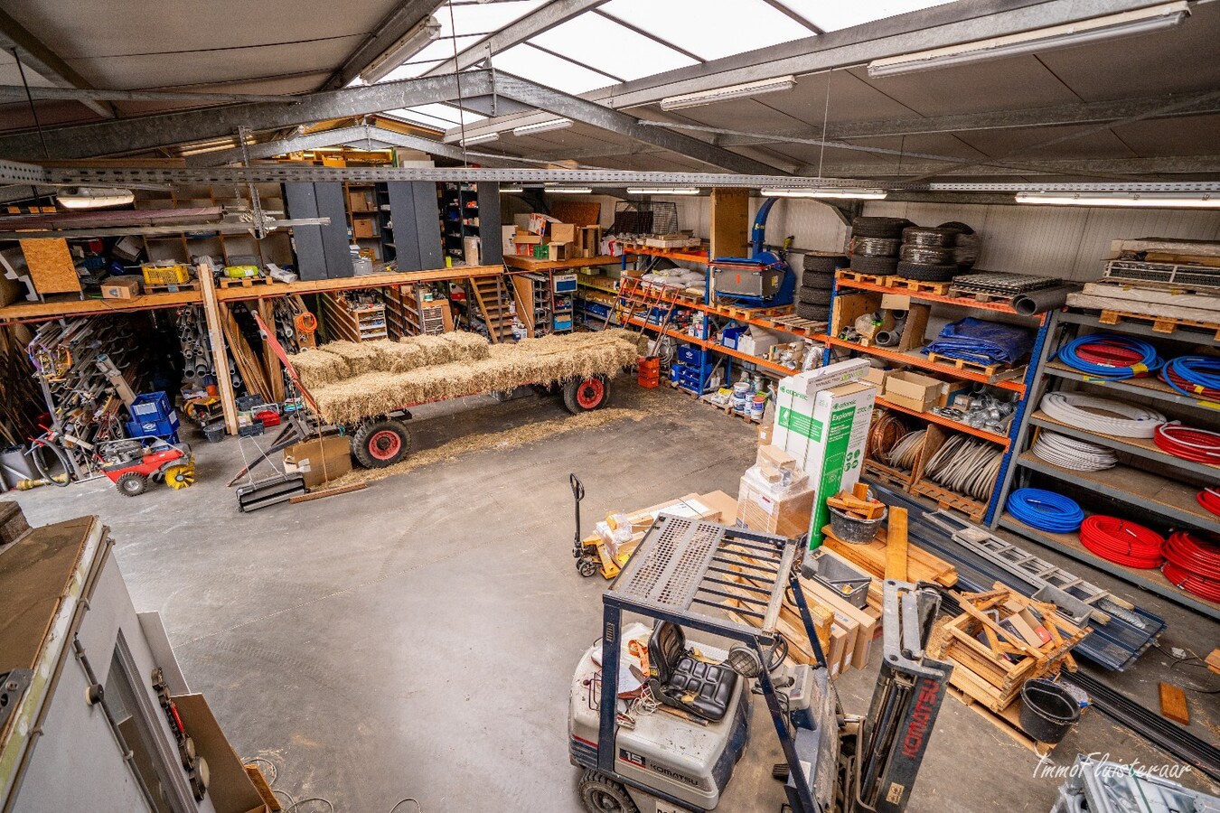 Woning met paardenstallen en loods op ca. 50 are te Rillaar 