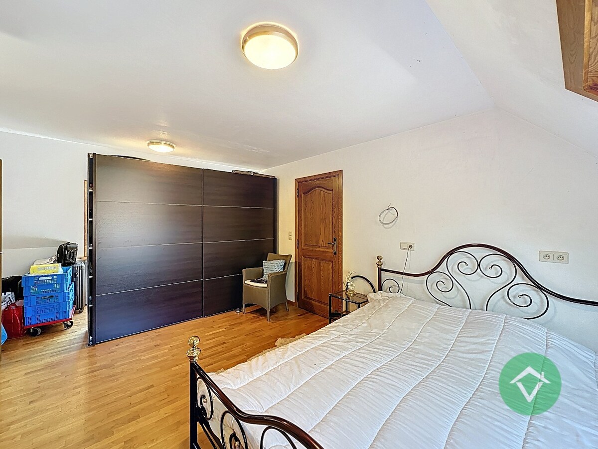 Ruime gezinswoning met dubbele garage in Koekelare 