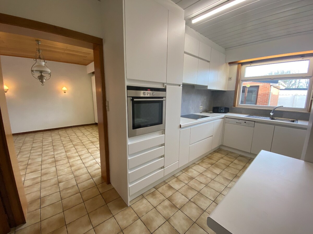 Centraal gelegen woning met 4 slaapkamers te Ieper 