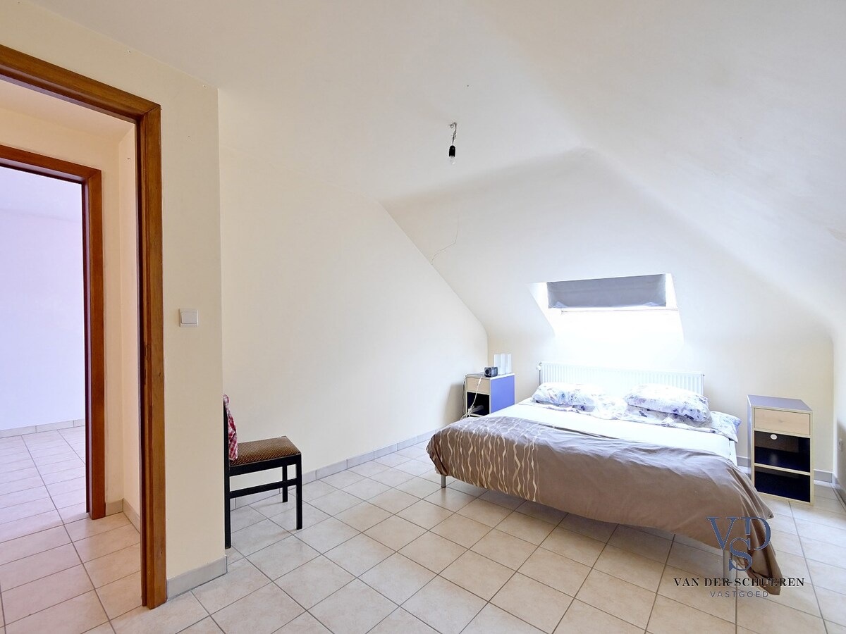 Degelijke, praktische Half Open Bebouwing. 