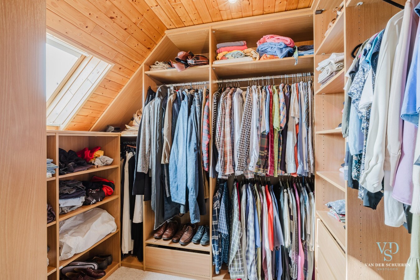 Bijzonder ruime (446m²), tijdloze villa 