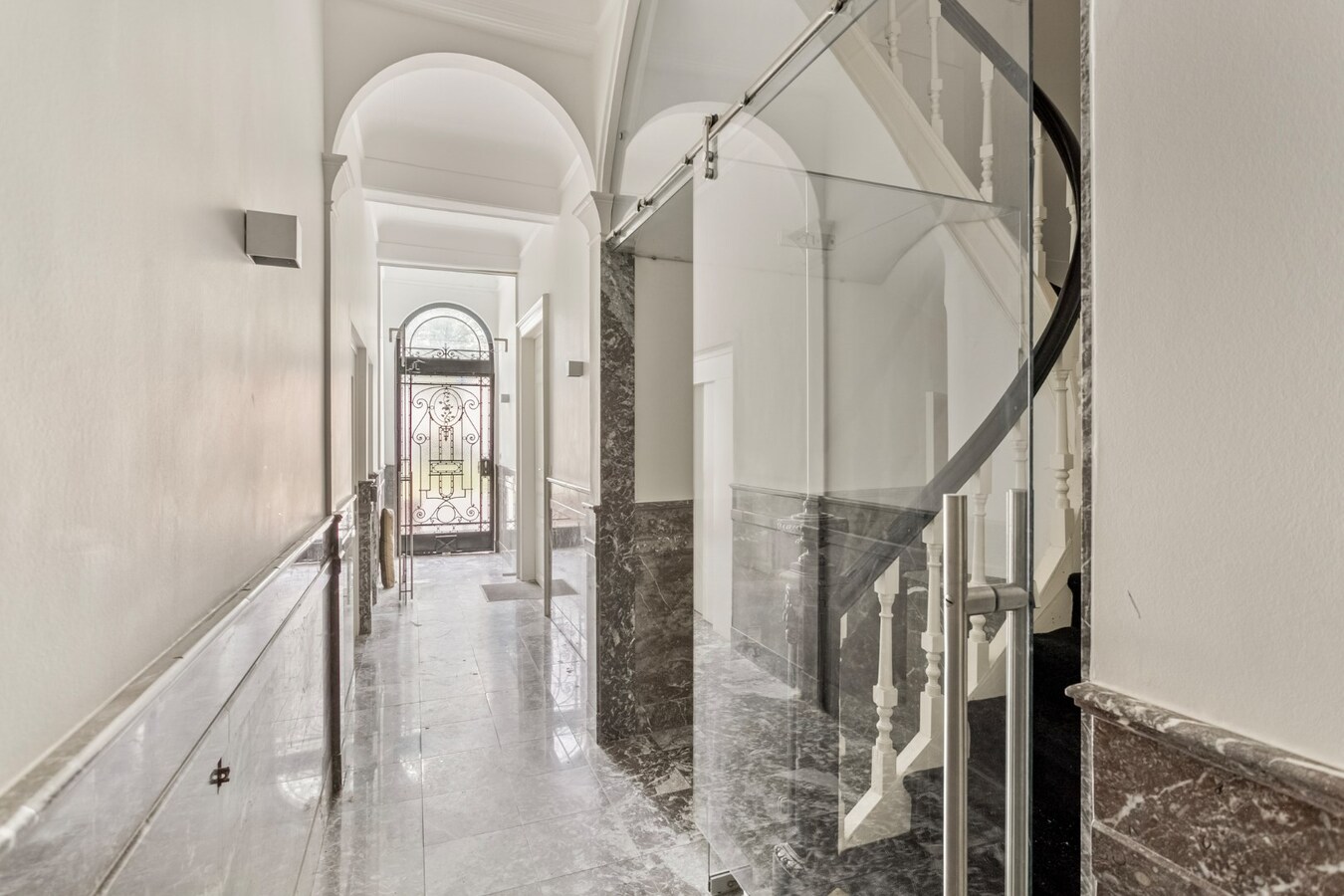 Prachtige penthouse met dakterras - te huur 