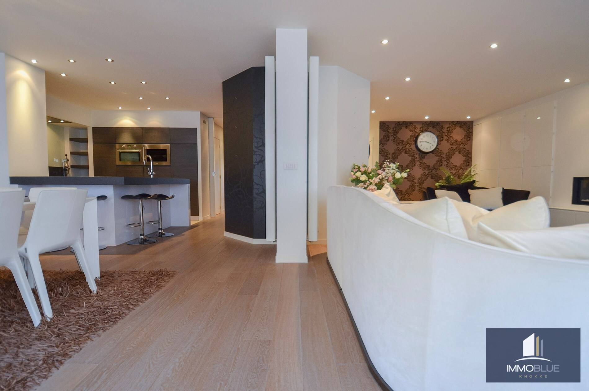 Topaanbieding – Uitzonderlijk ruim appartement gelegen in een stijlvolle residentie. 