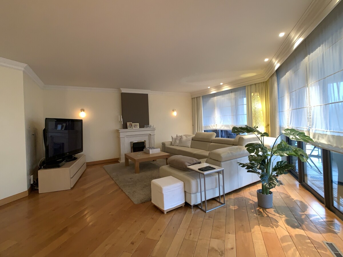 Prachtig appartement met groot terras 