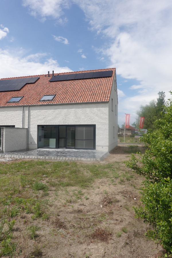 Prachtige halfopen nieuwbouw 