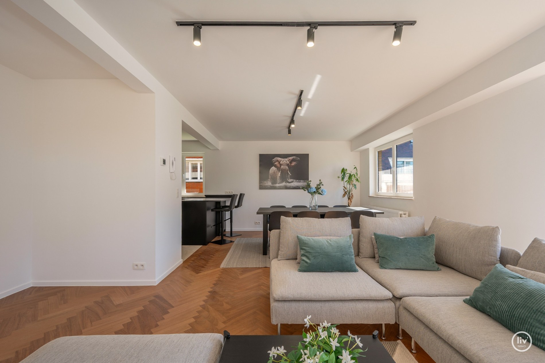 Appartement élégamment rénové avec 3 chambres dans un emplacement de premier choix à Duinbergen - à seulement 100 mètres de la digue! 