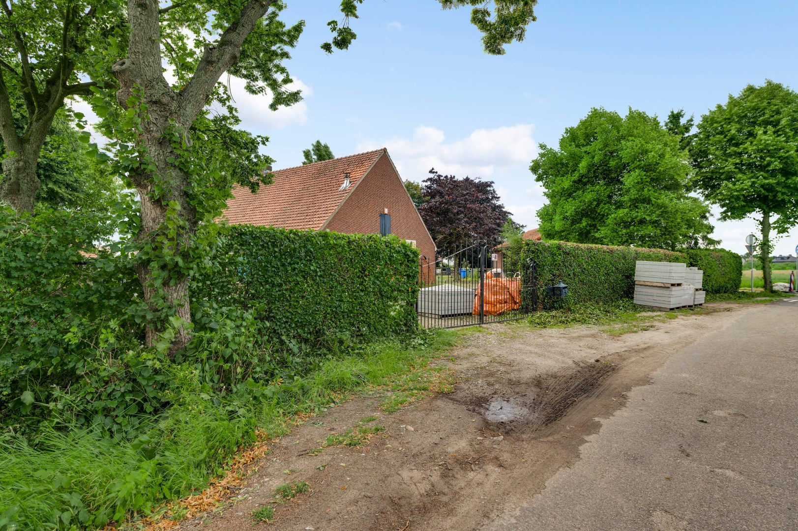 Woonboerderij te koop in Weert