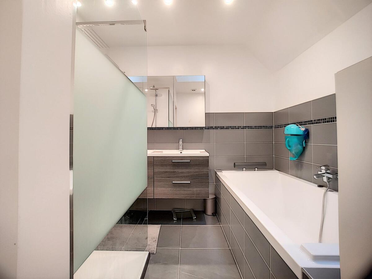 Knap gerenoveerde woning met tuin - Heist 