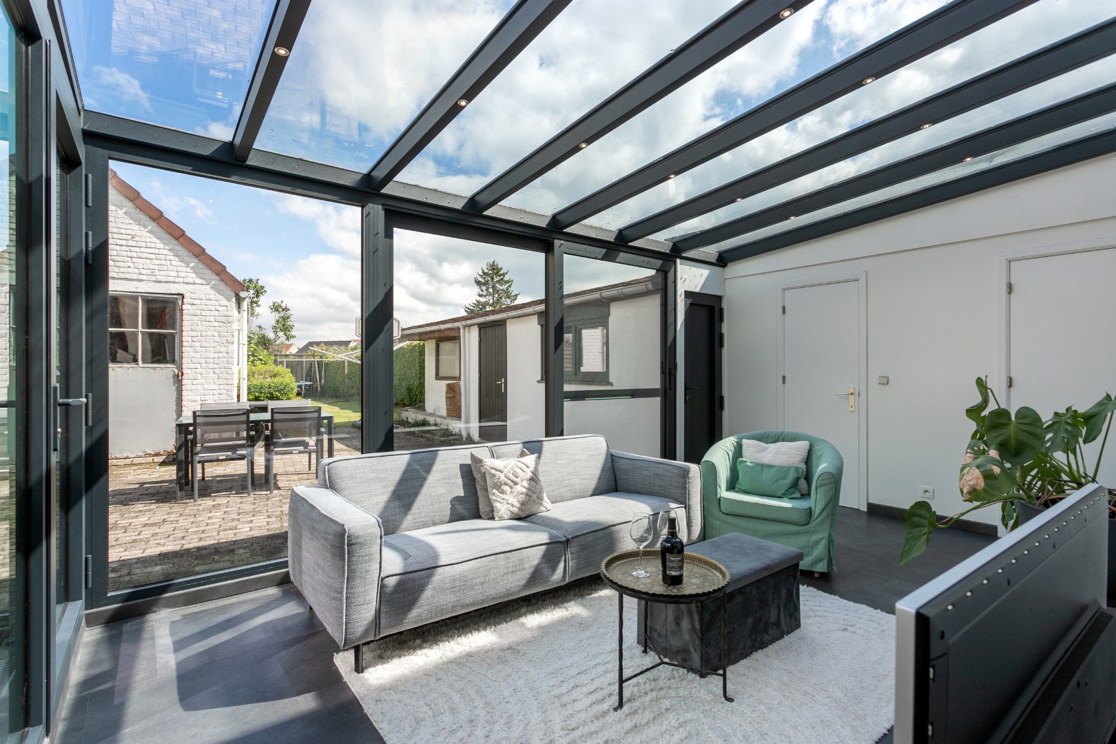 Gerenoveerde 3-gevelwoning met tuin en 4 slaapkamers te Sint-Genesius-Rode 